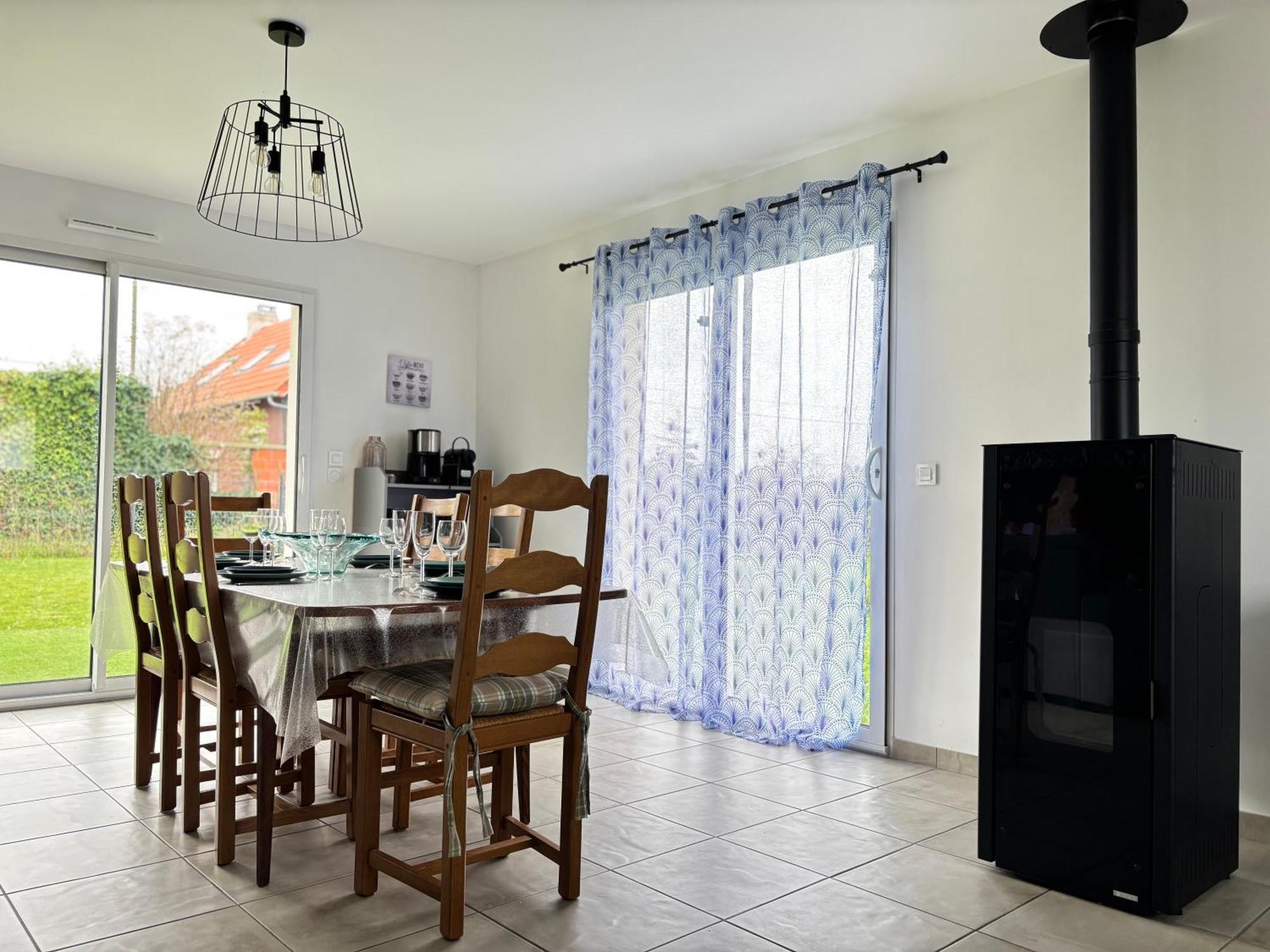 Holiday home Les Dunes, Maison Neuve 8 P Bien Equipee Jardin Clos, Parking, Garage A 850 M De La Et Centre Bourg, Sur Plages Du Debarquement Pres Arromanches Et Bayeux